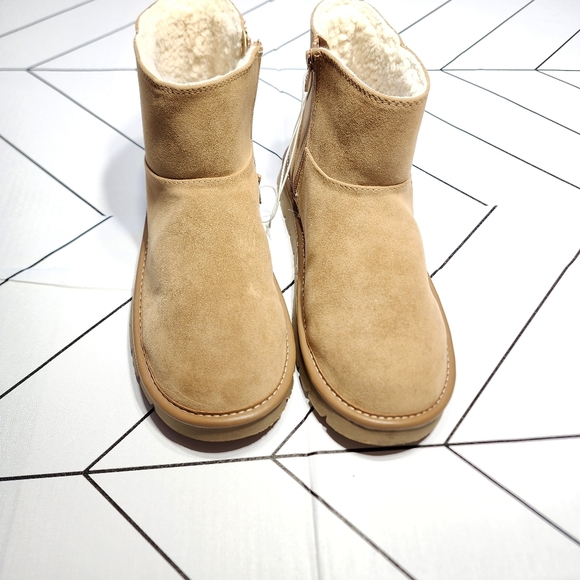 Universal Thread Women's Tan Suede Ankle Boots with Shearling Lining, Size 10 - Picture 1 of 4